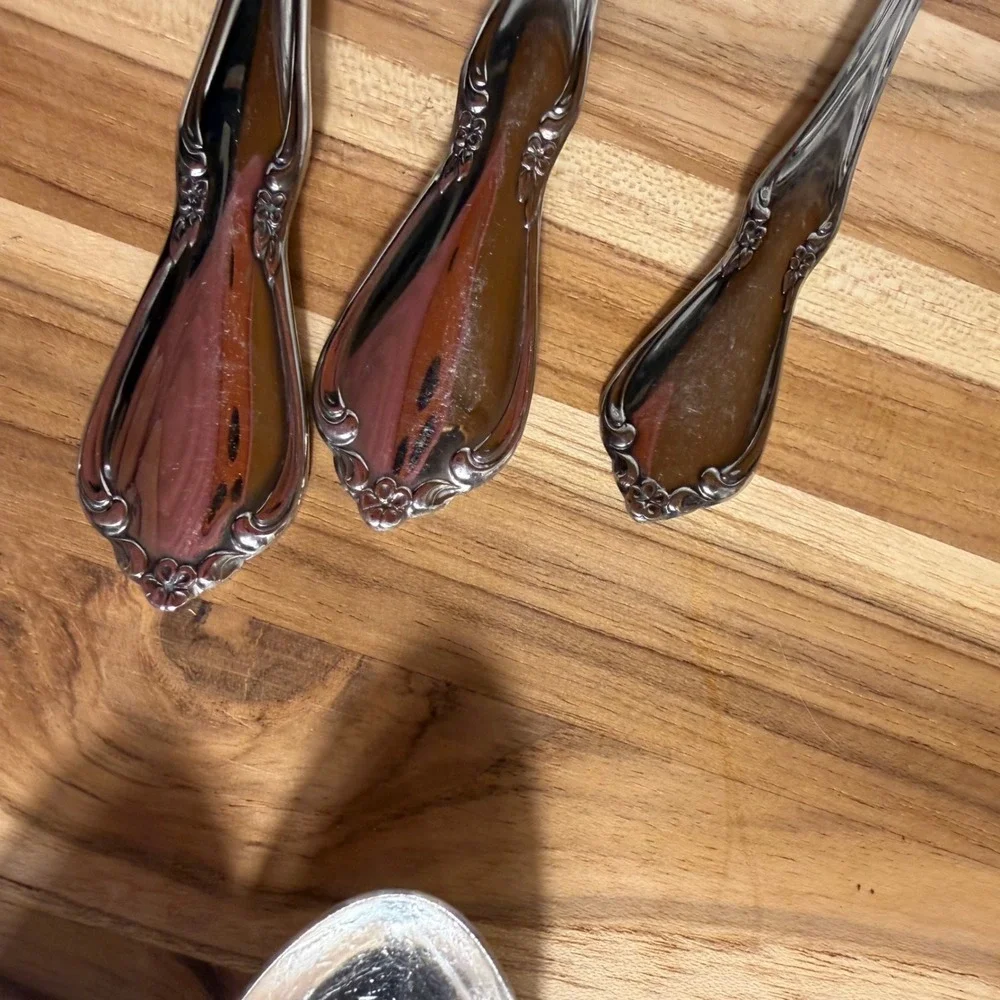 Oneida Chateau Deluxe Stainless Flatware 20 Piece Mixed Lot Serving Pieces